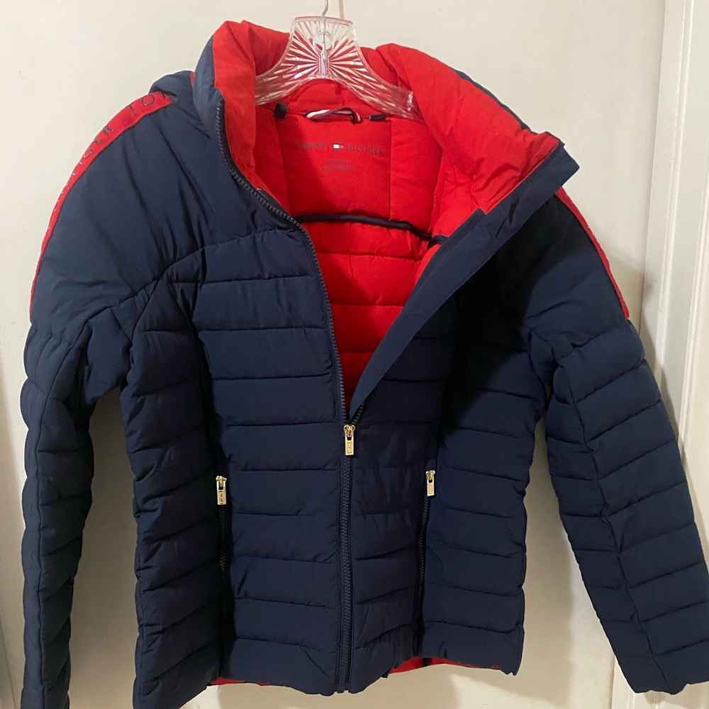 Tommy Hilfiger Women’s Red Packable Lightweight Hooded Puffer Jacket